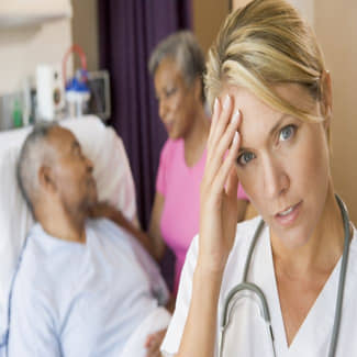 Moe tijdens je zorgdienst? 5x onverwachte dingen die je (waarschijnlijk) fout doet 